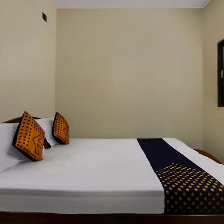 Spot On 73621 Srinivasa Boarding And Lodging Jālahalli Exterior foto